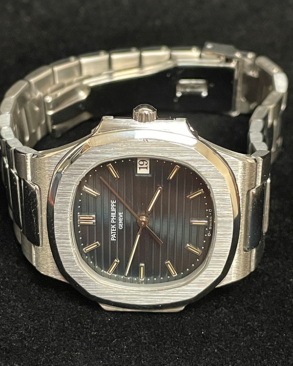 Patek Philippe Nautilus 33MM Quartz Blue Dial Steel Bracelet (3900/1A ...