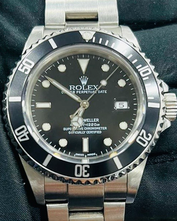 Rolex Sea-Dweller 4000 40MM Black Dial Steel Bracelet (16600)