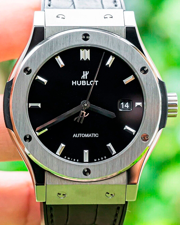 Hublot Classic Fusion 42MM Black Dial Leather/Rubber Strap (542.NX.1171.LR)