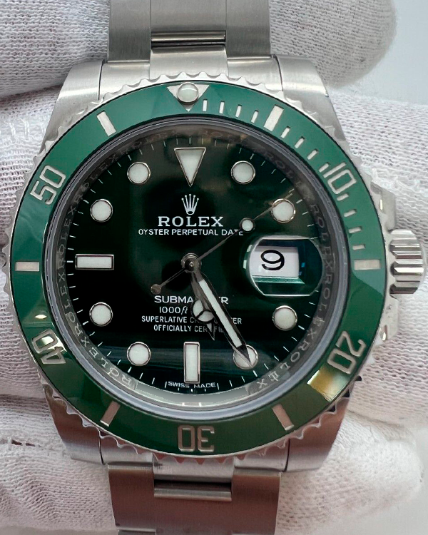 Rolex Submariner Date "Hulk" 40MM Green Dial Steel Bracelet (116610LV)