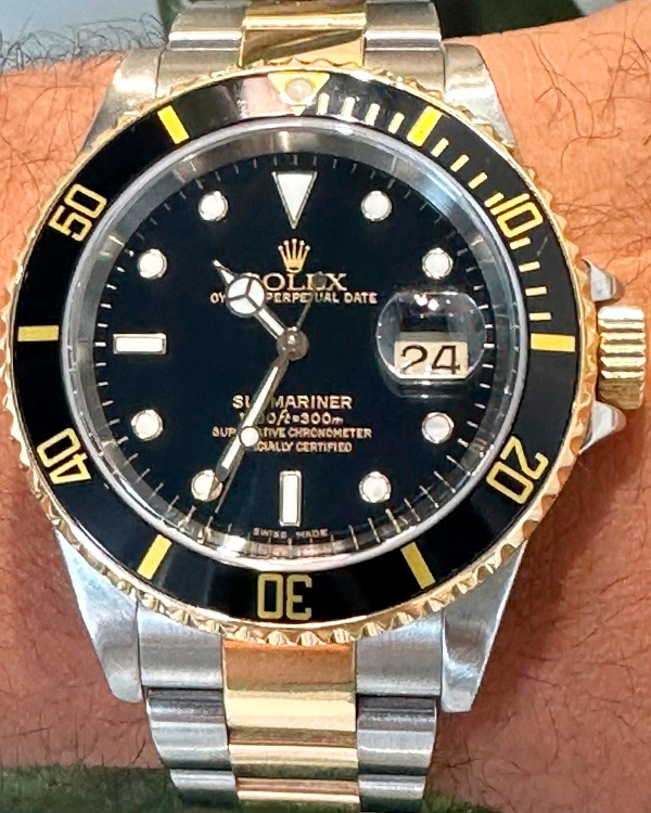 Rolex Submariner Date 40MM Black Dial Two-Tone Bracelet (16613)