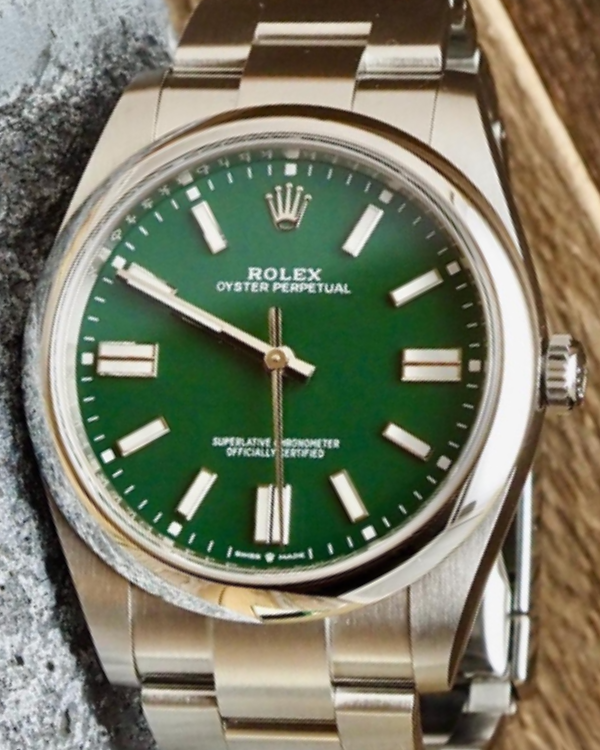 2020 Rolex Oyster Perpetual 41MM Oystersteel Green Dial Oyster Bracelet (124300)