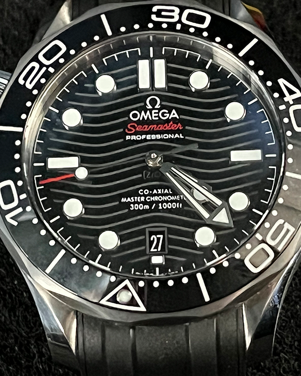 Omega Seamaster Diver 300 M Black Wave Dial Rubber Strap (210.32.42.20.01.001)