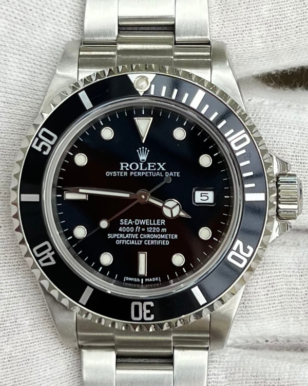 Rolex Sea-Dweller 4000 40MM Black Dial Steel Bracelet (16600)