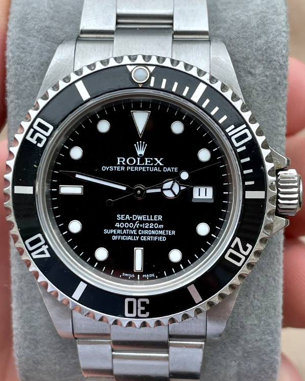 Rolex Sea-Dweller 4000 40MM Black Dial Steel Bracelet (16600)