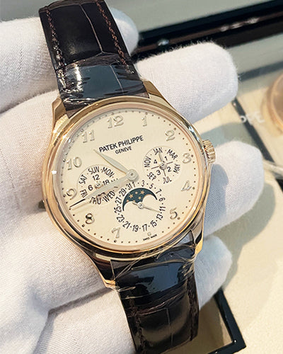 No Reserve - Patek Philippe Perpetual Calendar 5327R