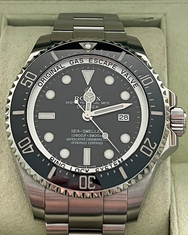 No Reserve - 2011 Rolex Sea-Dweller Depsea 44MM Steel Black Dial Steel Bracelet (116660)